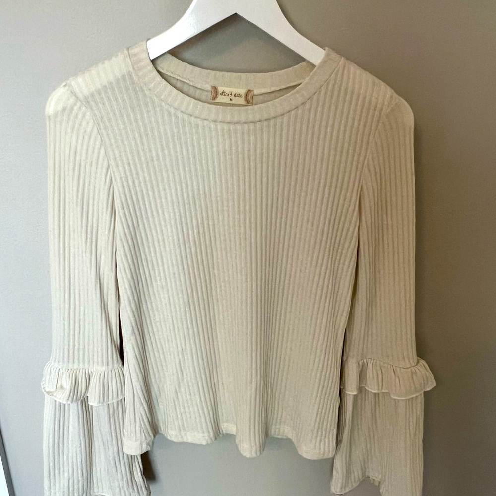 Off-white top